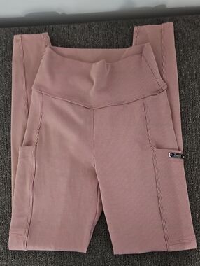 ⭐️Bombshell Sportswear Mauve Ribbed High-Waist Leggings with Side Pockets⭐️SZ S